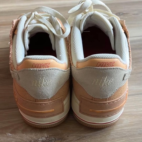 Nike Air Force 1 - Picture 3 of 3